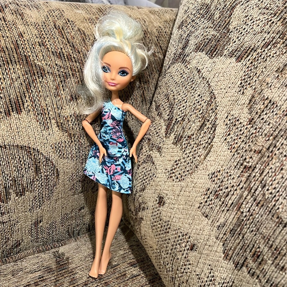 Ever After High Darling Doll